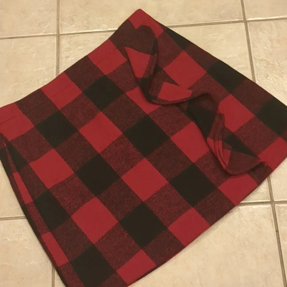 J. Crew Red & Black Plaid Ruffle Mini Skirt Wool Blend Size 10
